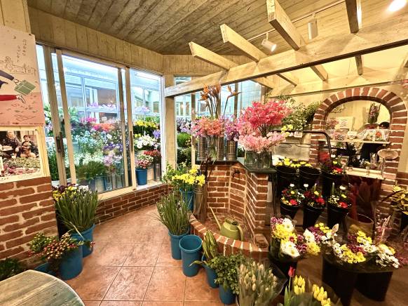 「山下花店」　（東京都清瀬市）の花屋店舗写真2
